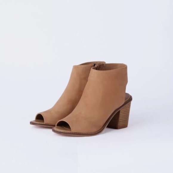 Chinese Laundry Calvin Women's Bootie in Natural Nubuck, US 10 - New/Box - Picture 2 of 5